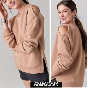 New Francesca's Sara Cold Shoulder
Oversized Sweatshirt